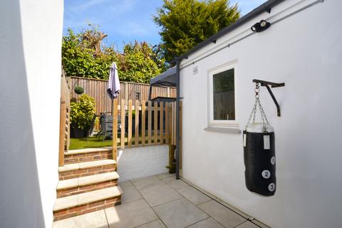 61 Dudley Road, Folkestone, CT19 6DA