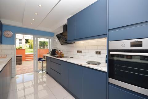82 Downs Road, Folkestone, CT19 5PT