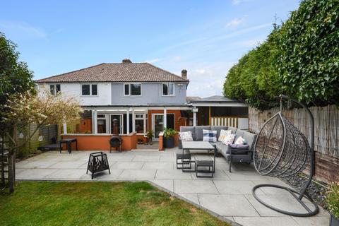 82 Downs Road, Folkestone, CT19 5PT