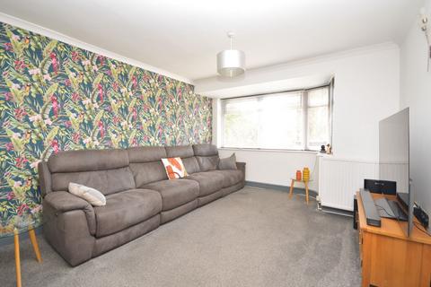 82 Downs Road, Folkestone, CT19 5PT