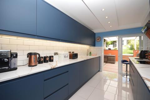 82 Downs Road, Folkestone, CT19 5PT