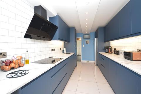 82 Downs Road, Folkestone, CT19 5PT