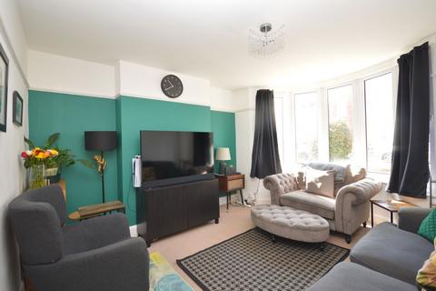42 Chart Road, Folkestone, CT19 4EW