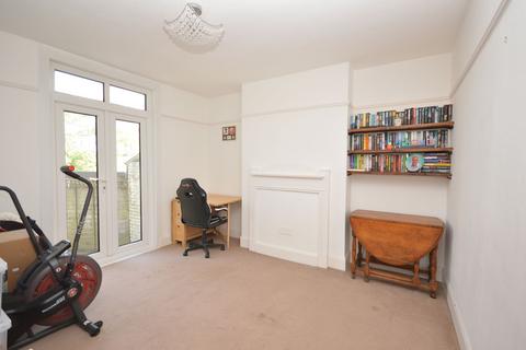 42 Chart Road, Folkestone, CT19 4EW