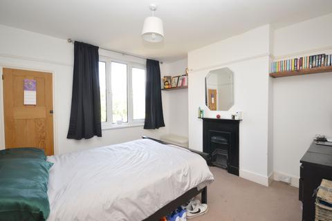 42 Chart Road, Folkestone, CT19 4EW
