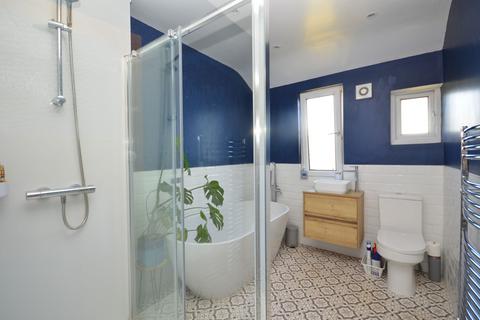 42 Chart Road, Folkestone, CT19 4EW