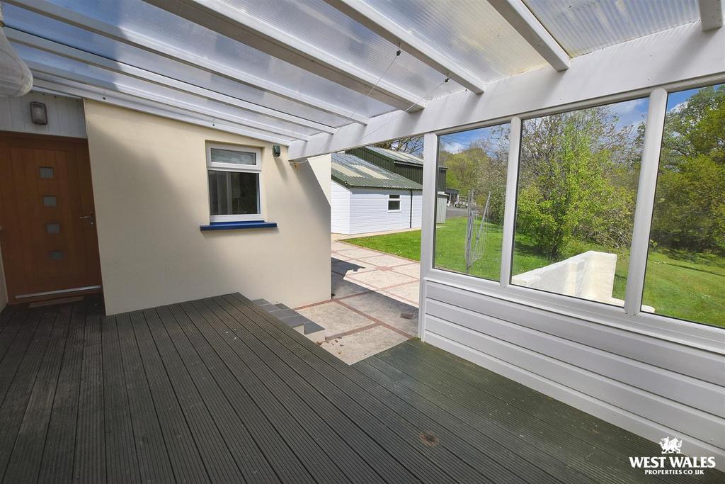 Rear Enclosed Decked Area