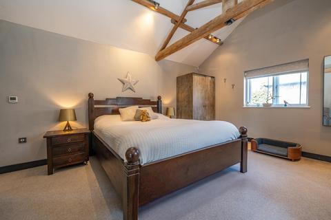 2 bedroom barn conversion for sale, Dagnall, Berkhamsted HP4