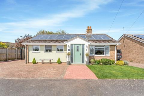 8 Downs View Close, Haxton, Salisbury, SP4 9PS