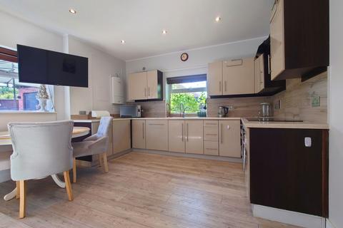 5 bedroom detached bungalow for sale, North Street, Peterborough PE2
