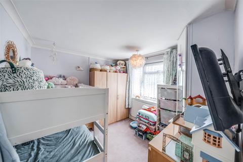 22 Burnham Crescent, Dartford, DA1 5BA
