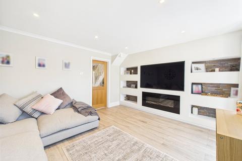 42 Fleetwood Way, Thame, OX9 3DF