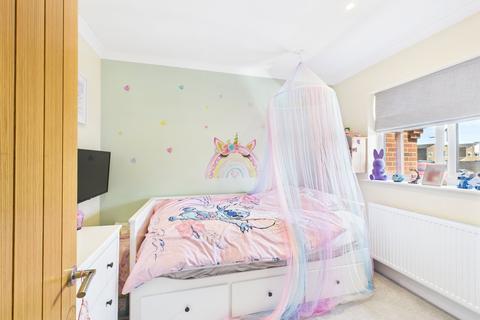 42 Fleetwood Way, Thame, OX9 3DF