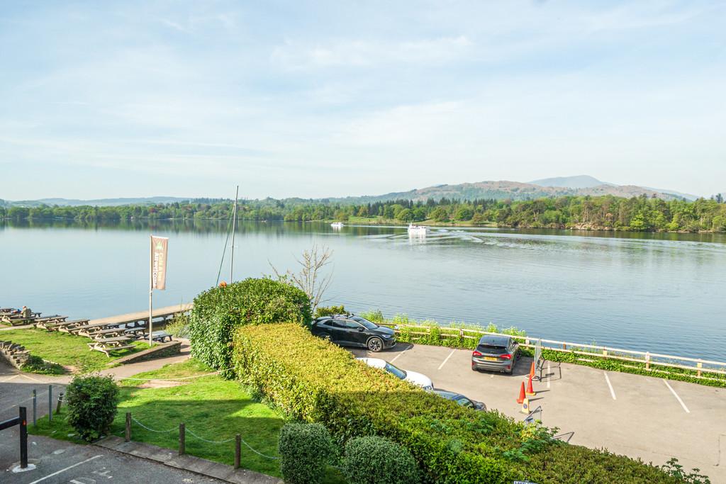 Wonderful Lake and Fell Views