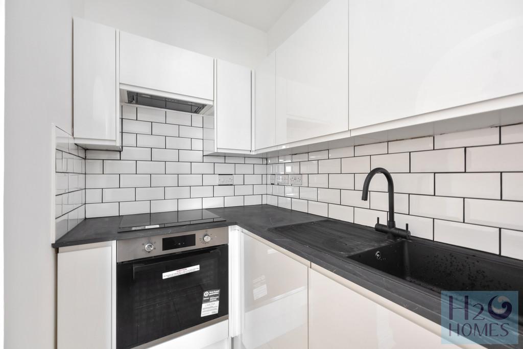 Brighton Marina, 38 Starboard Court-014