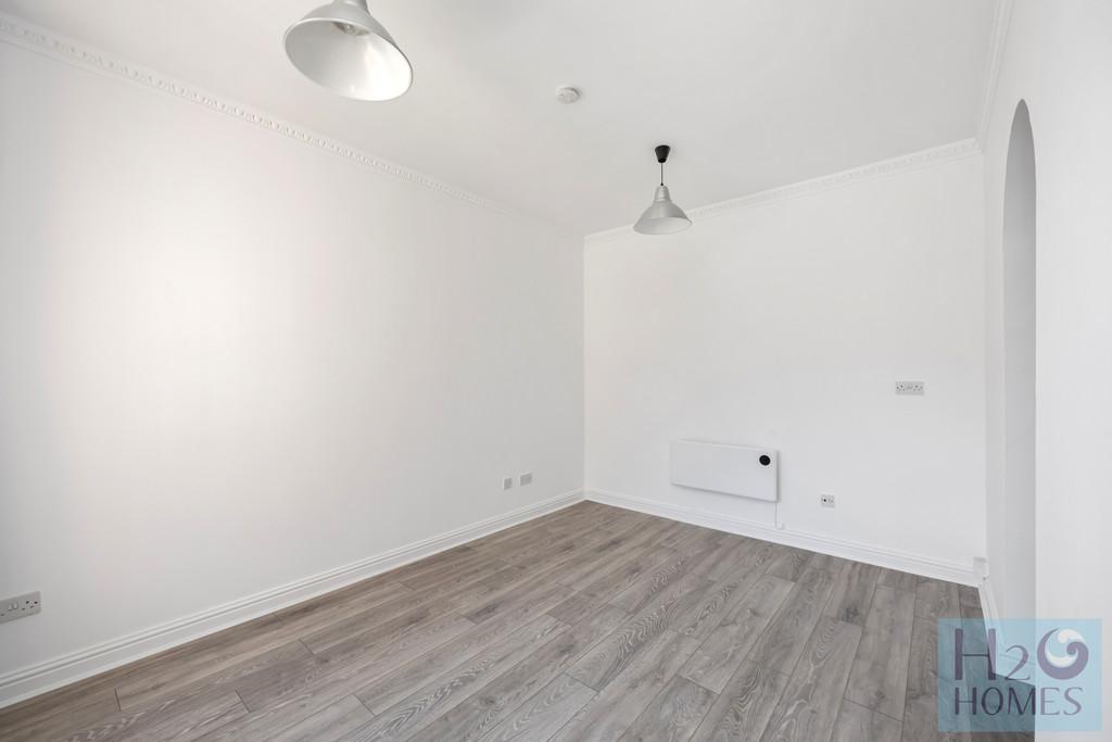 Brighton Marina, 38 Starboard Court-002