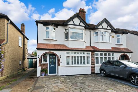 26 Birchwood Avenue, Wallington, SM6 7EN