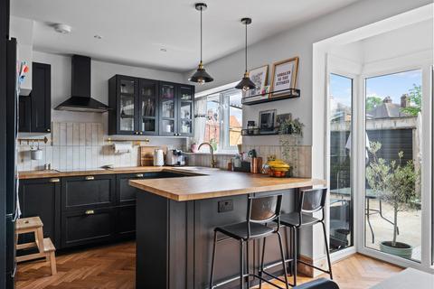 26 Birchwood Avenue, Wallington, SM6 7EN