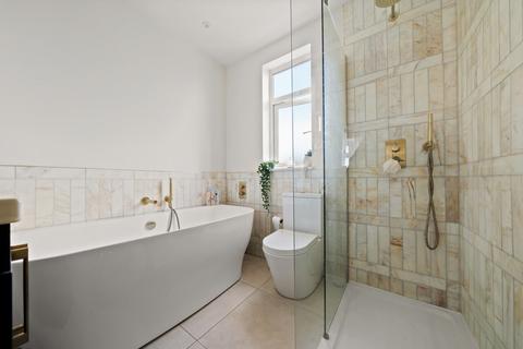 26 Birchwood Avenue, Wallington, SM6 7EN