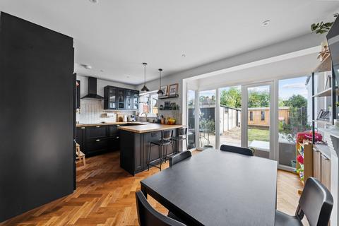 26 Birchwood Avenue, Wallington, SM6 7EN