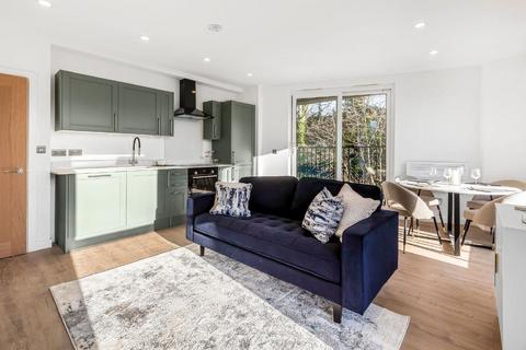 2 bedroom flat for sale, Springbank Road, Hither Green, London, SE13