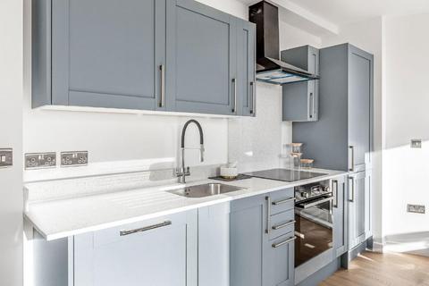 2 bedroom flat for sale, Springbank Road, Hither Green, London, SE13