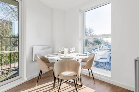 2 bedroom flat for sale, Springbank Road, Hither Green, London, SE13