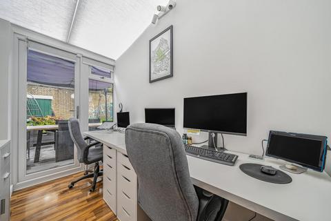 16 Aislibie Road, London, SE12 8QQ