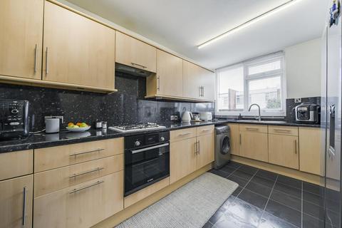 33 Mirror Path, London, SE9 4NY