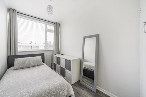 33 Mirror Path, London, SE9 4NY