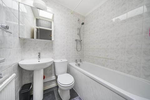 33 Mirror Path, London, SE9 4NY