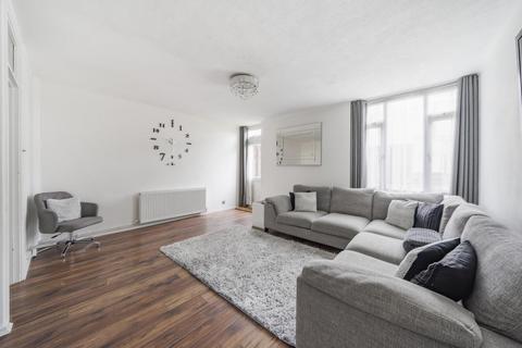 33 Mirror Path, London, SE9 4NY