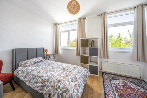 13 Charlesfield, London, SE9 4NX