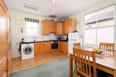 3 bedroom flat for sale, Jeddo Road W12