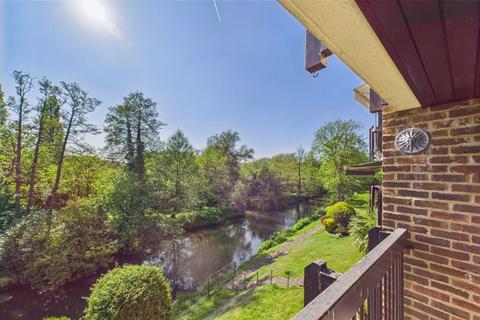 2, Campbell Court Dorking Road, Leatherhead, KT22 8HS