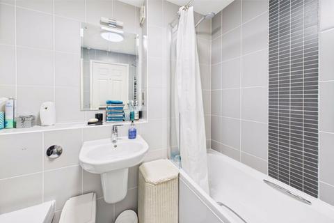 2, Campbell Court Dorking Road, Leatherhead, KT22 8HS