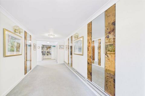 2, Campbell Court Dorking Road, Leatherhead, KT22 8HS