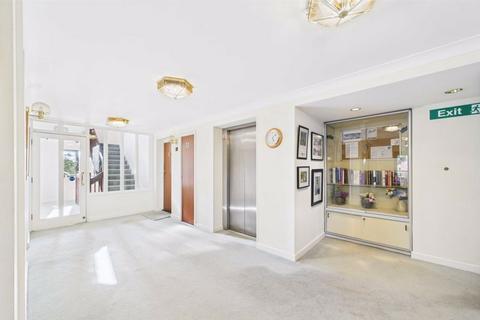 2, Campbell Court Dorking Road, Leatherhead, KT22 8HS