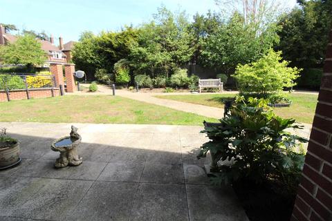 1 bedroom retirement property for sale, Mandeville Court, 261 Darkes Lane, Potters Bar EN6