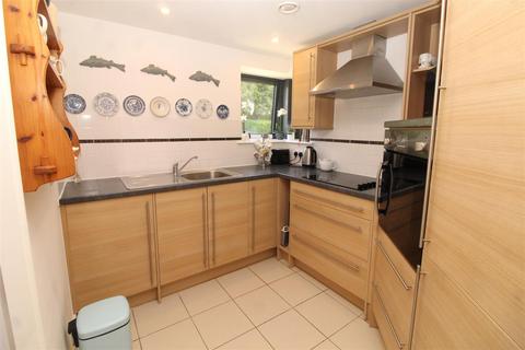 1 bedroom retirement property for sale, Mandeville Court, 261 Darkes Lane, Potters Bar EN6