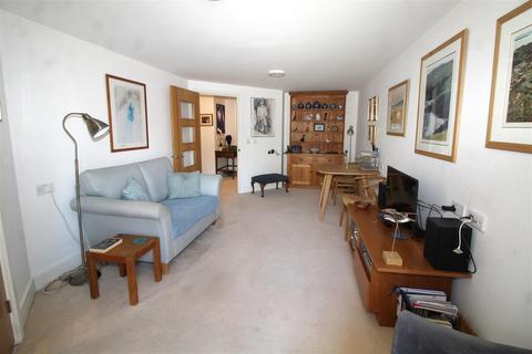 1 bedroom retirement property for sale, Mandeville Court, 261 Darkes Lane, Potters Bar EN6