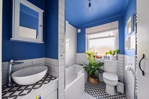 132 Caldbeck Avenue, Worcester Park, KT4 8BJ