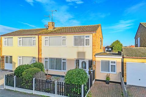 3 Stuart Close, Great Wakering, Southend-on-sea, SS3 0JD