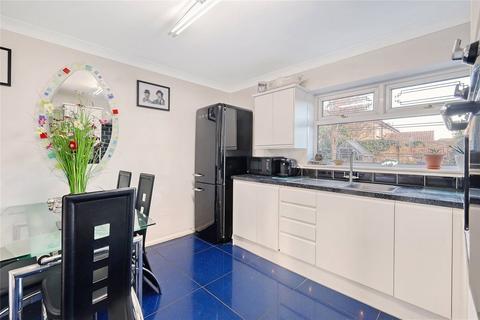 3 Stuart Close, Great Wakering, Southend-on-sea, SS3 0JD