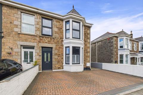 undefined, Pool, Redruth - A beautifully presented home