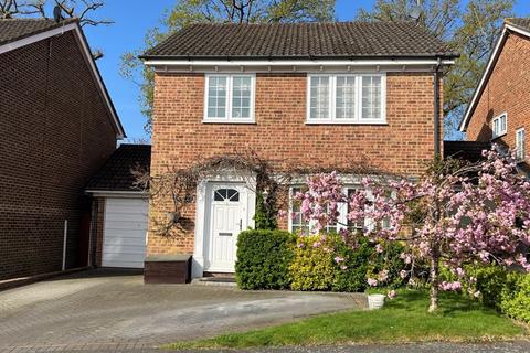 27 Bosman Drive, Windlesham, GU20 6JN