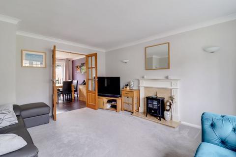 27 Bosman Drive, Windlesham, GU20 6JN