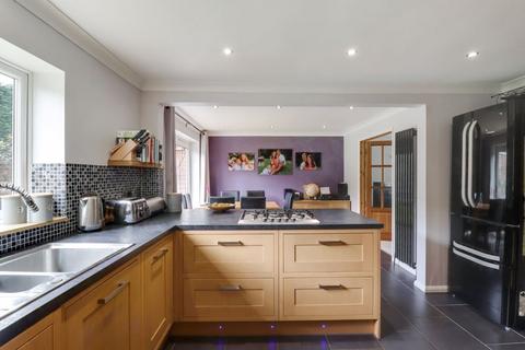 27 Bosman Drive, Windlesham, GU20 6JN