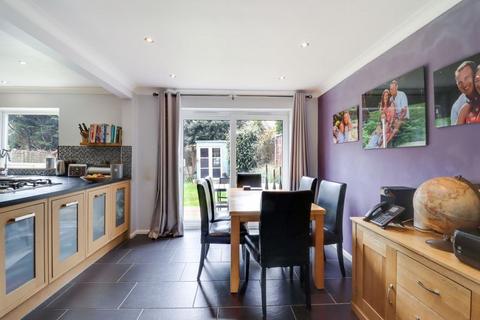 27 Bosman Drive, Windlesham, GU20 6JN