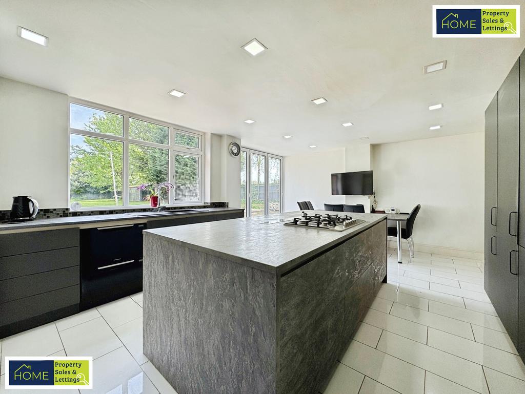 585 Loughborough Road, Birstall, Leicester, LE4 4 N